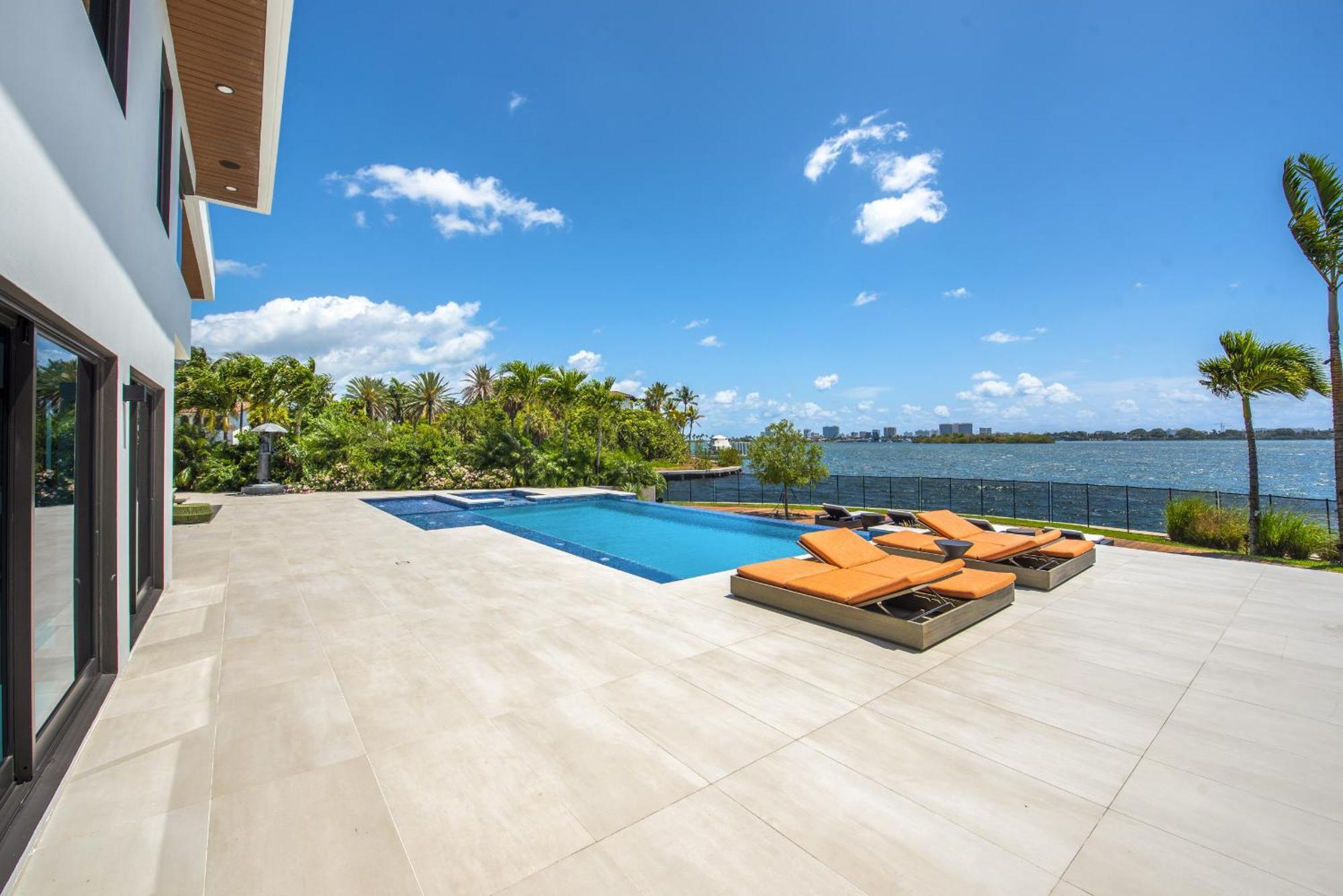 צפון מיאמי Indulge In Luxury Your Tranquil Resort Mansion Awaits In Vibrant Miami מראה חיצוני תמונה